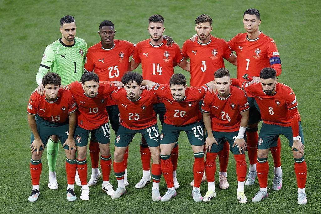 C罗3次率领葡萄牙登顶欧洲之巅 2026年能否夺得世界杯&amp;跻身球王